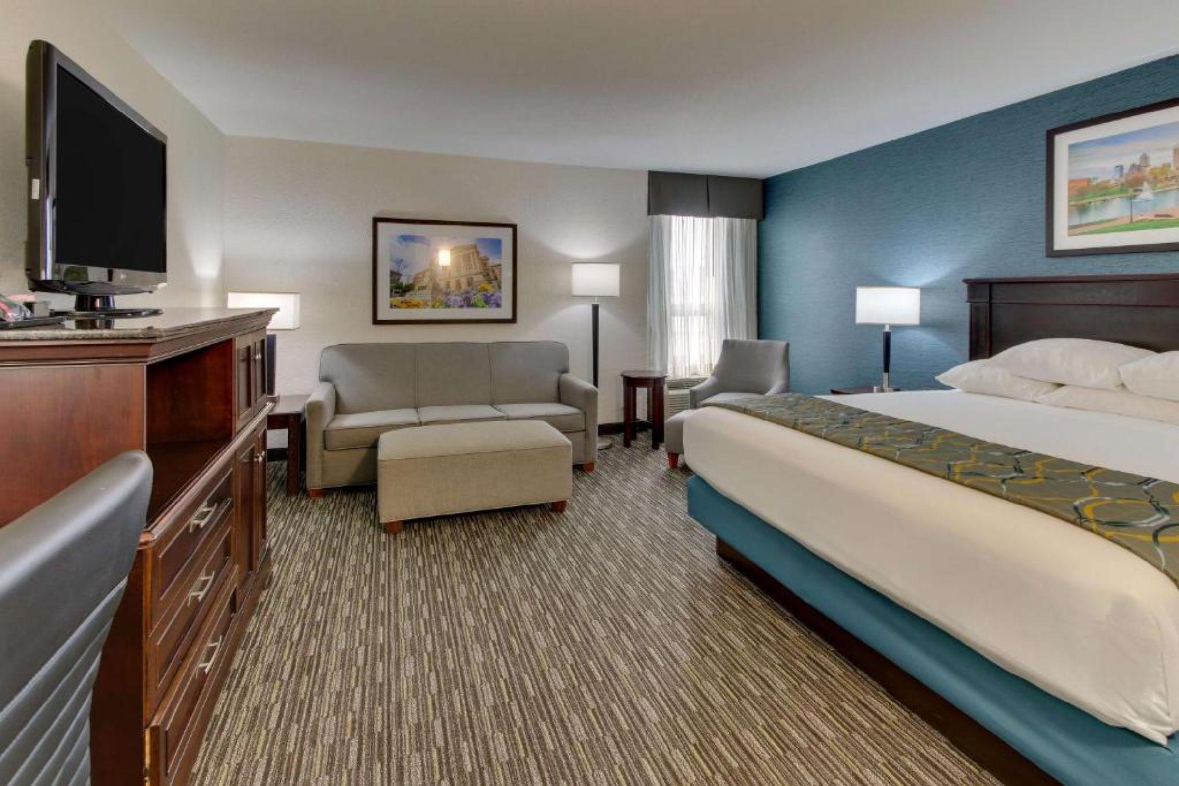 Best Western Plus Indianapolis North At Pyramids Exterior photo