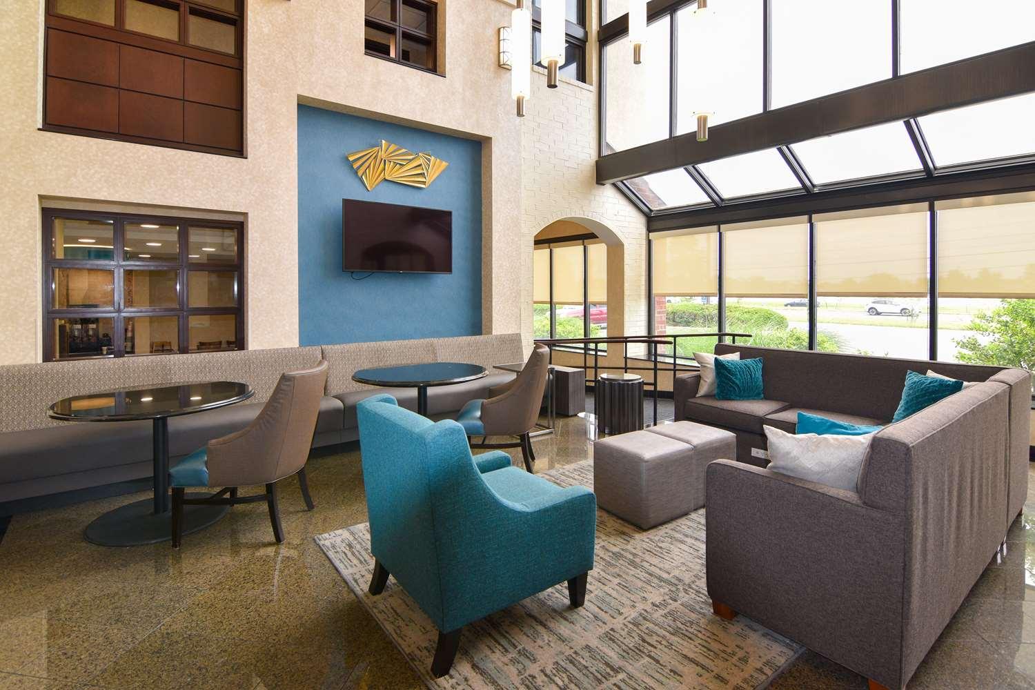 Best Western Plus Indianapolis North At Pyramids Exterior photo