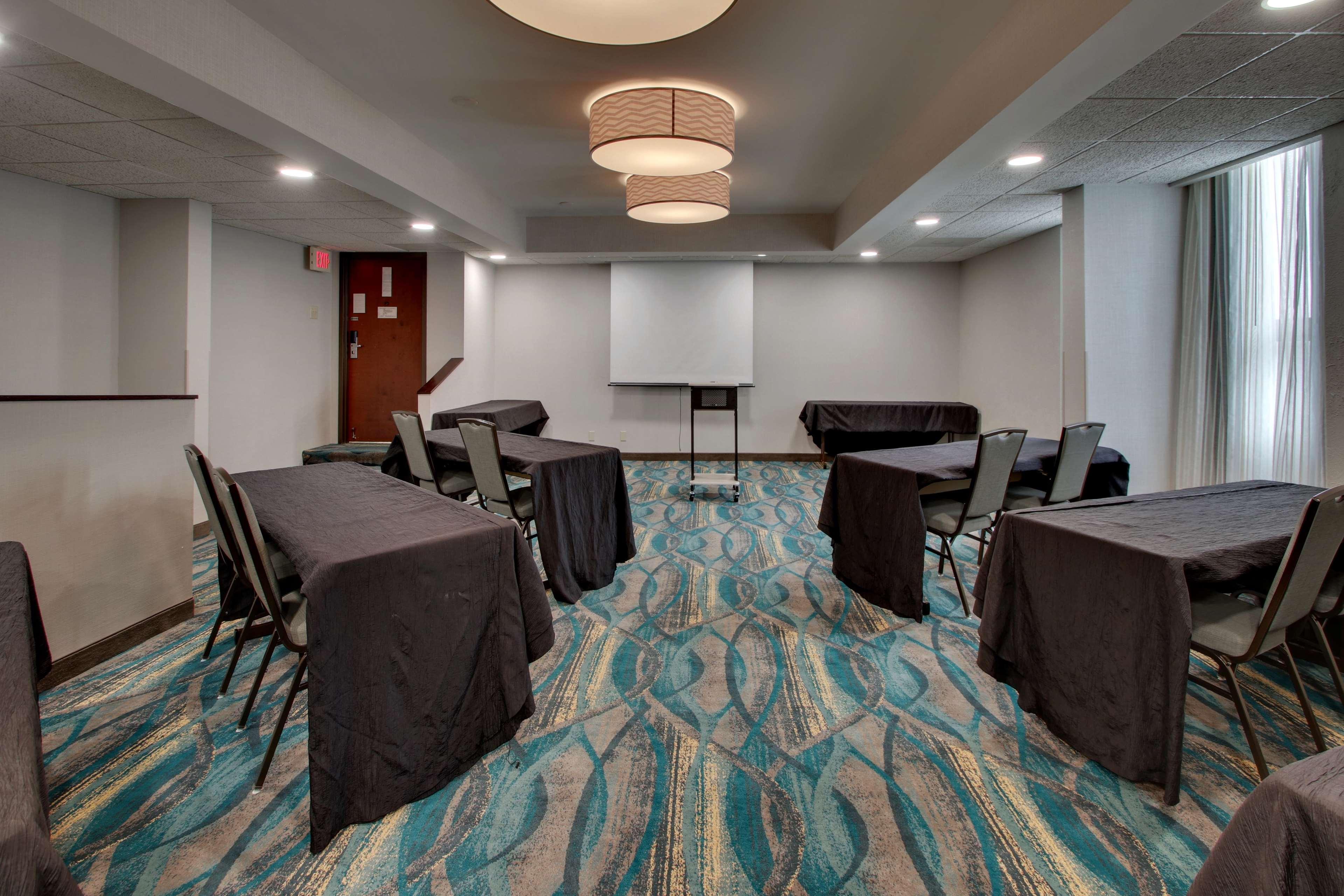 Best Western Plus Indianapolis North At Pyramids Exterior photo